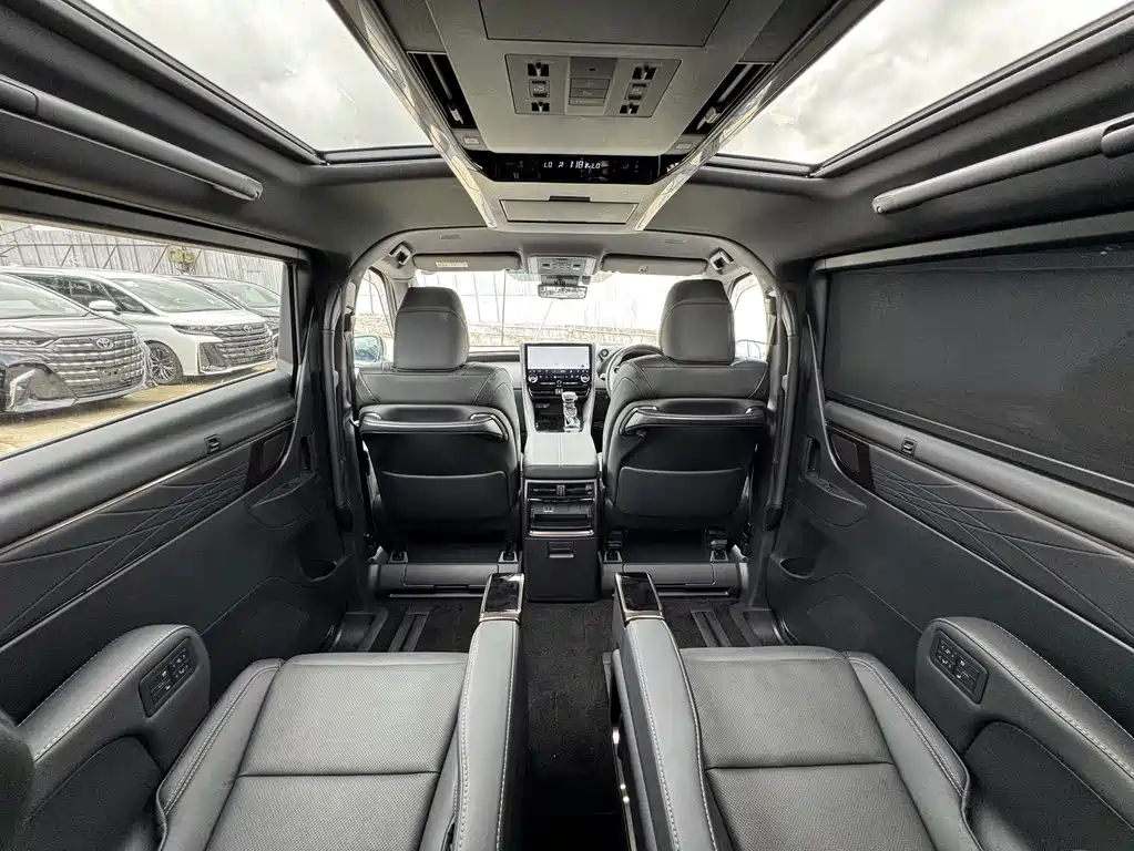 Toyota Alphard 2026 — фото 12