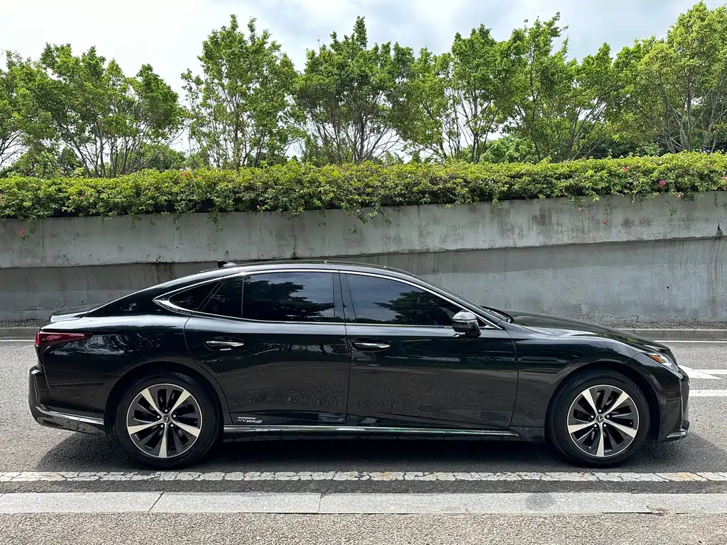 Lexus LS 2022 — фото 6