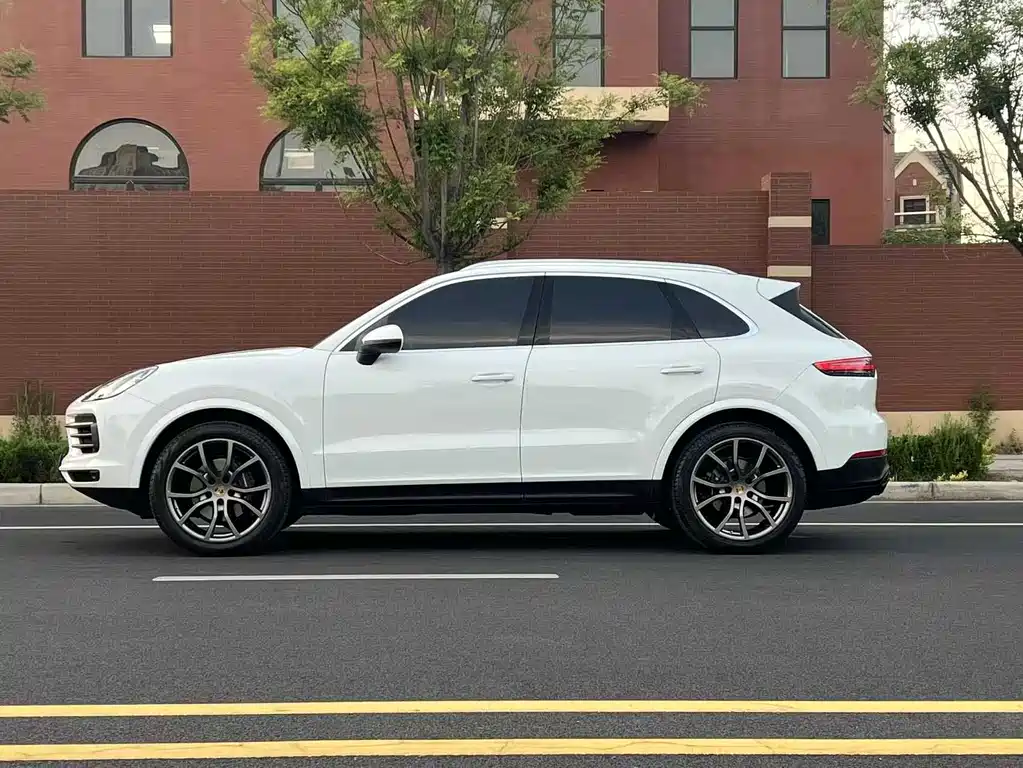 Porsche Cayenne 2021 — фото 4