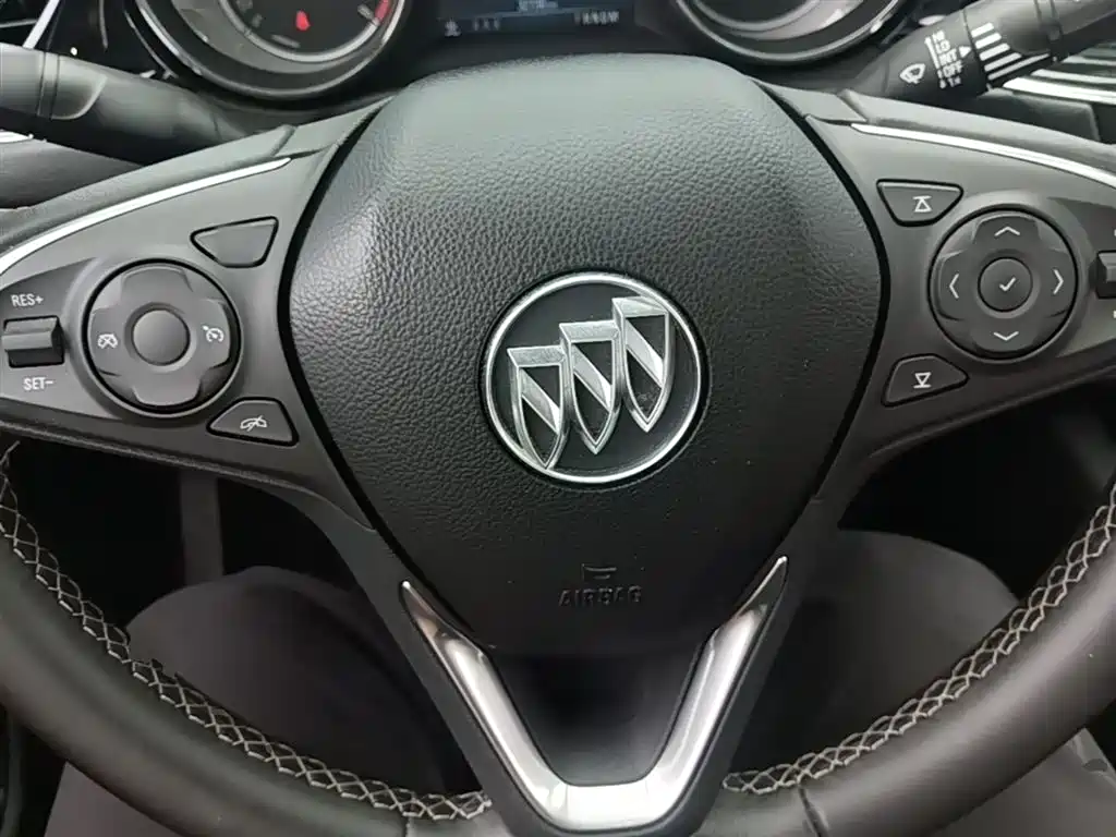 Buick Regal 2019 — фото 11