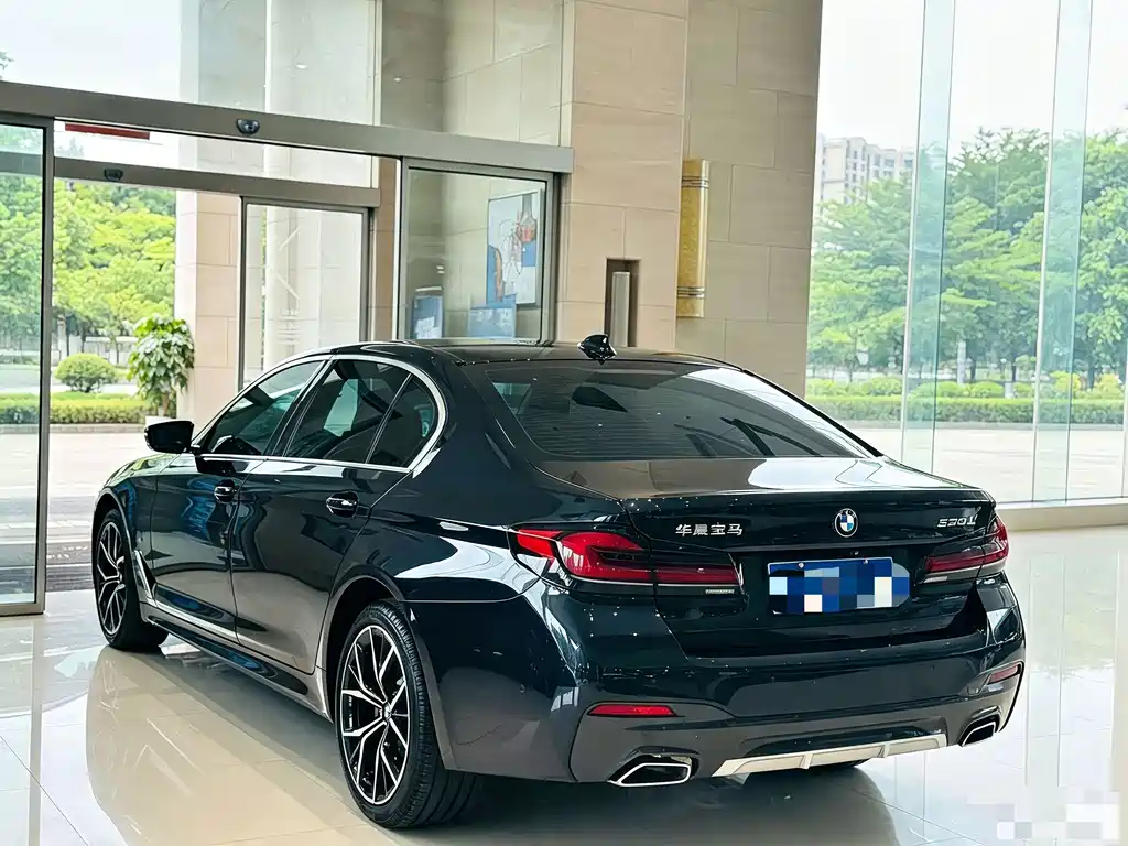 BMW 5 Series 2023