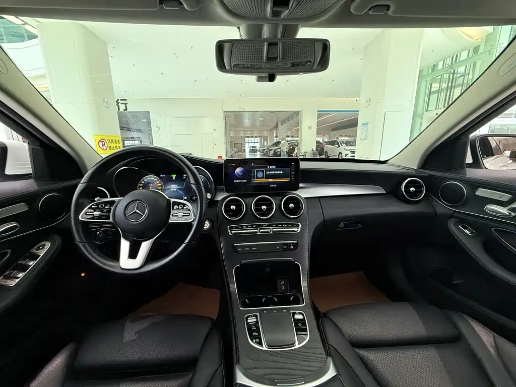 Mercedes-Benz C-Class 2019 — фото 13