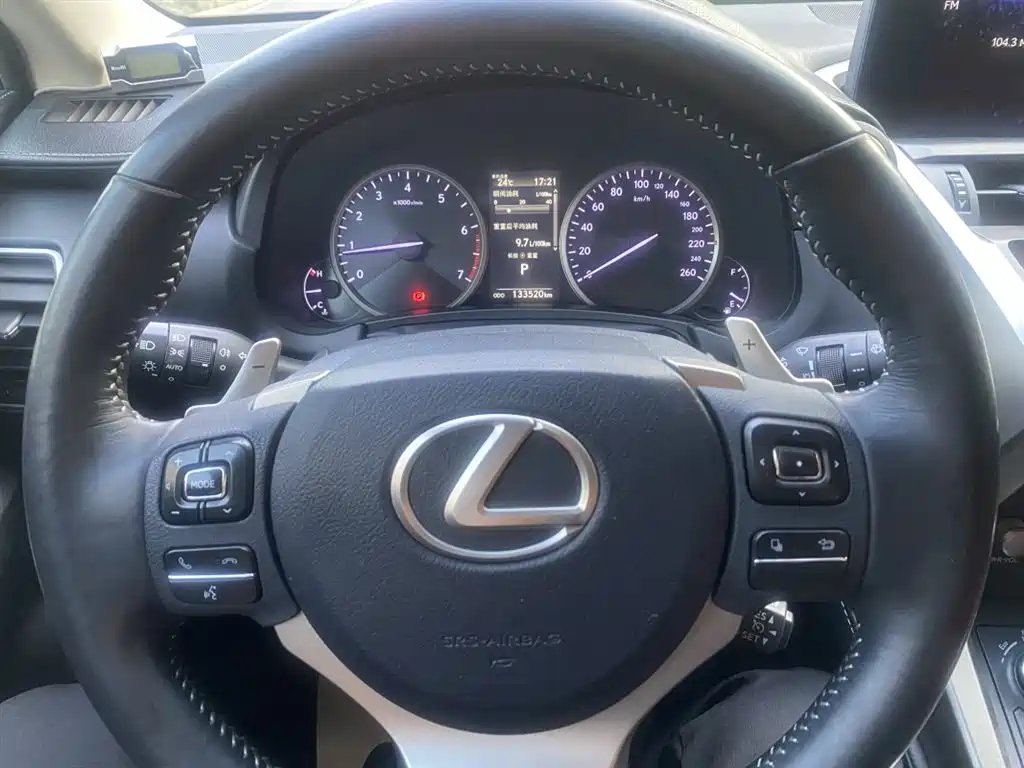 Lexus NX 2018 — фото 18