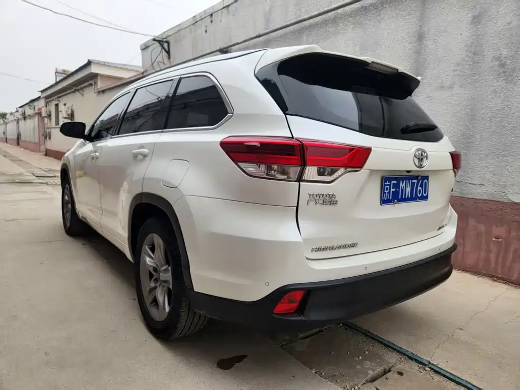 Toyota Highlander 2018 — фото 11
