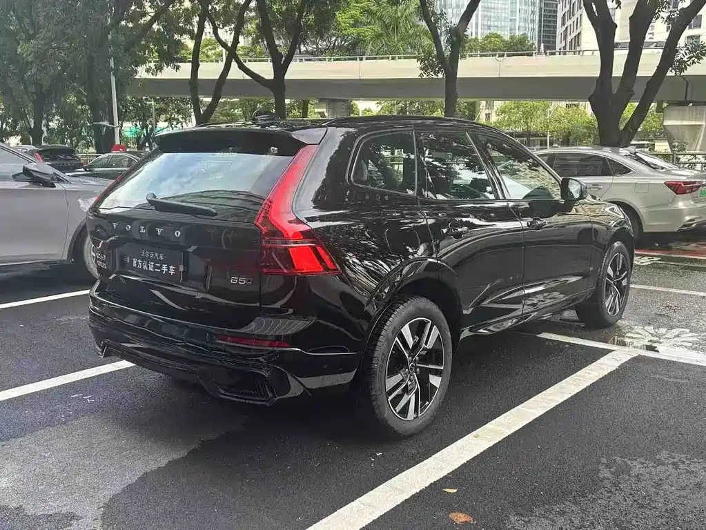 Volvo XC60 2025 — фото 10