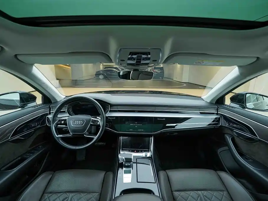 Audi A8 2022 — фото 18
