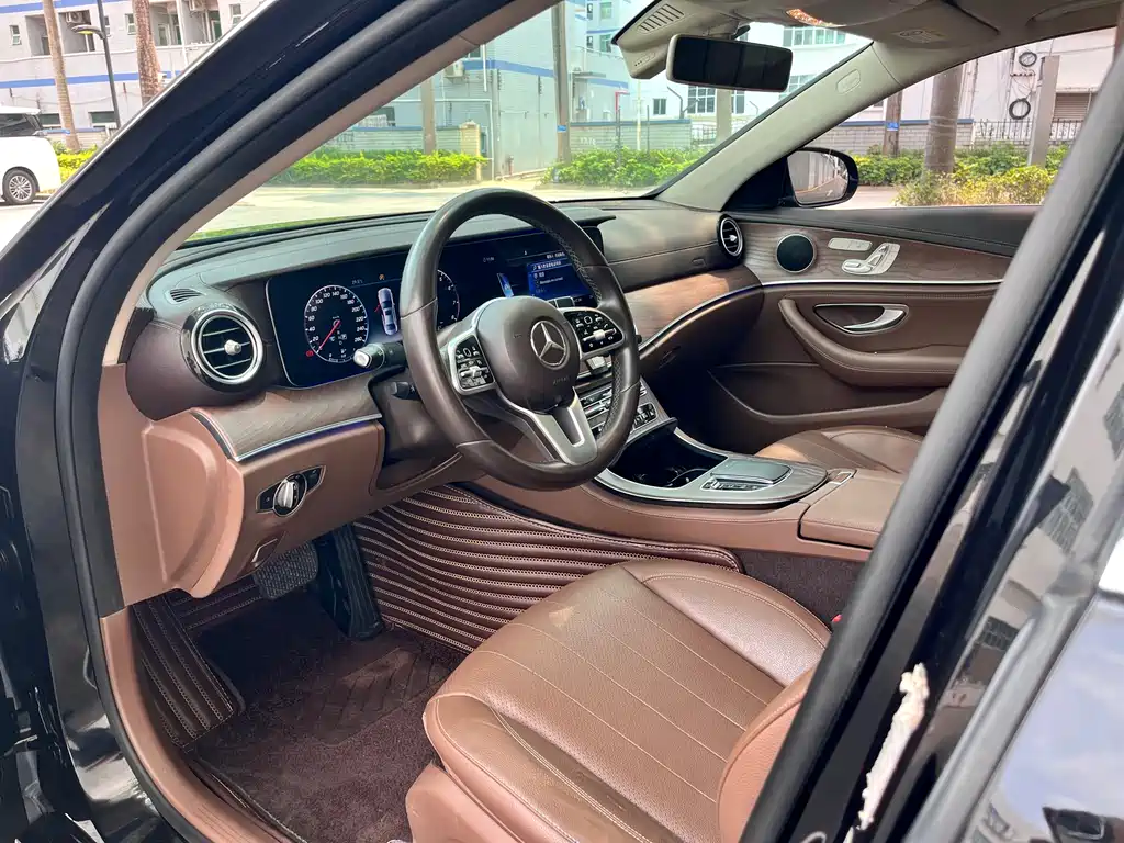 Mercedes-Benz E-Class 2020 — фото 9