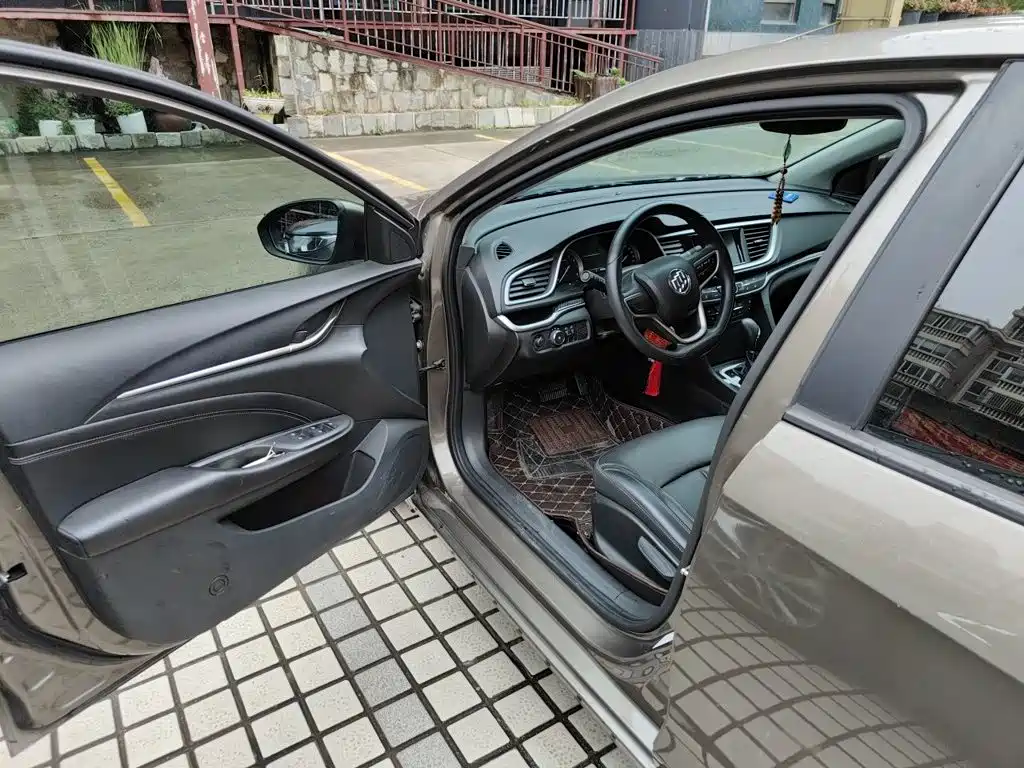 Buick Excelle 2015 — фото 14