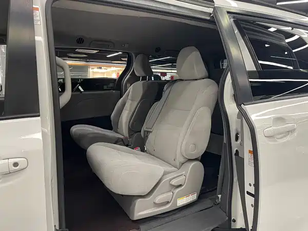 Toyota Sienna 2015