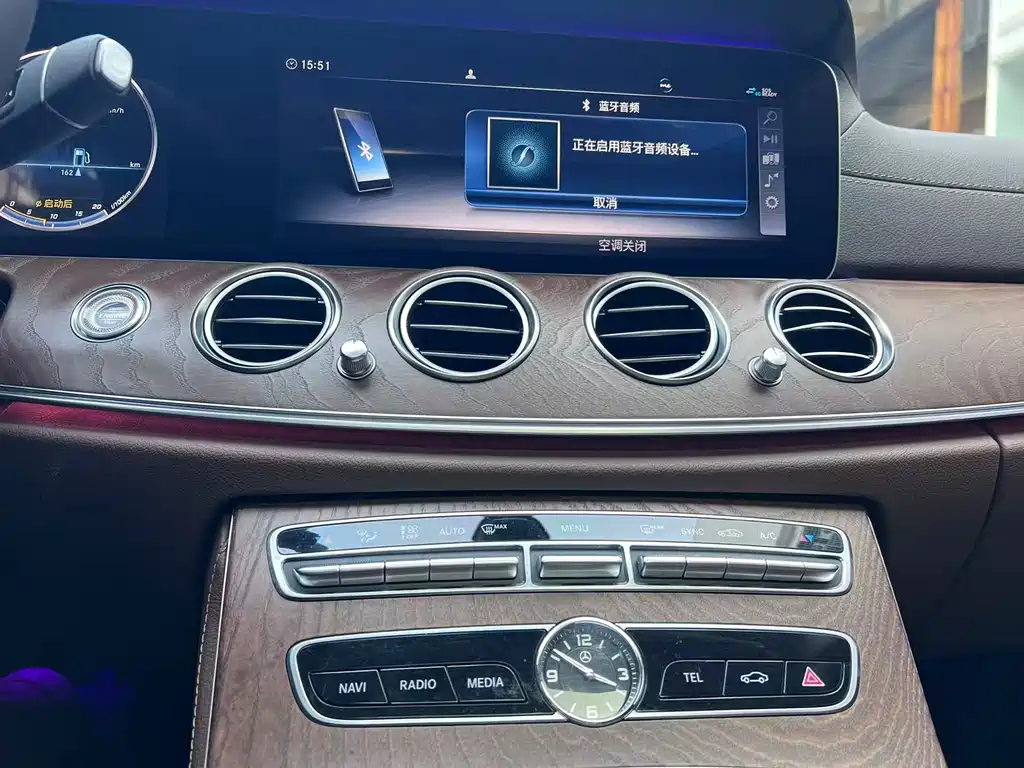 Mercedes-Benz E-Class 2019 — фото 17