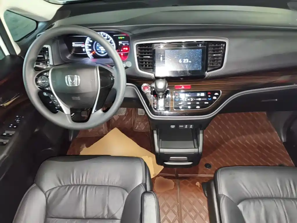 Honda Odyssey 2019 — фото 10
