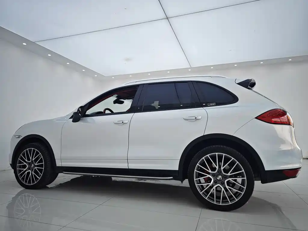 Porsche Cayenne 2013 — фото 21
