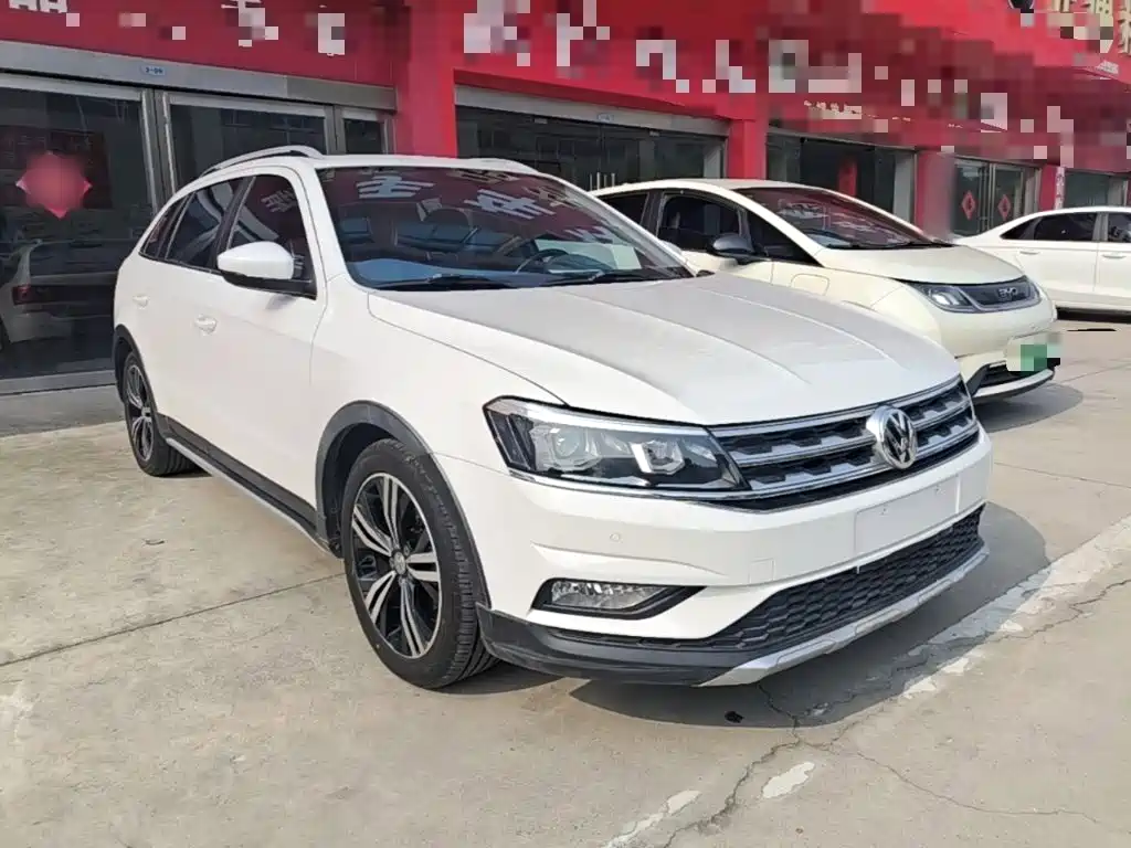 Volkswagen Cross Lavida 2016