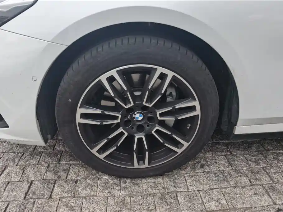 BMW 5 Series 2024