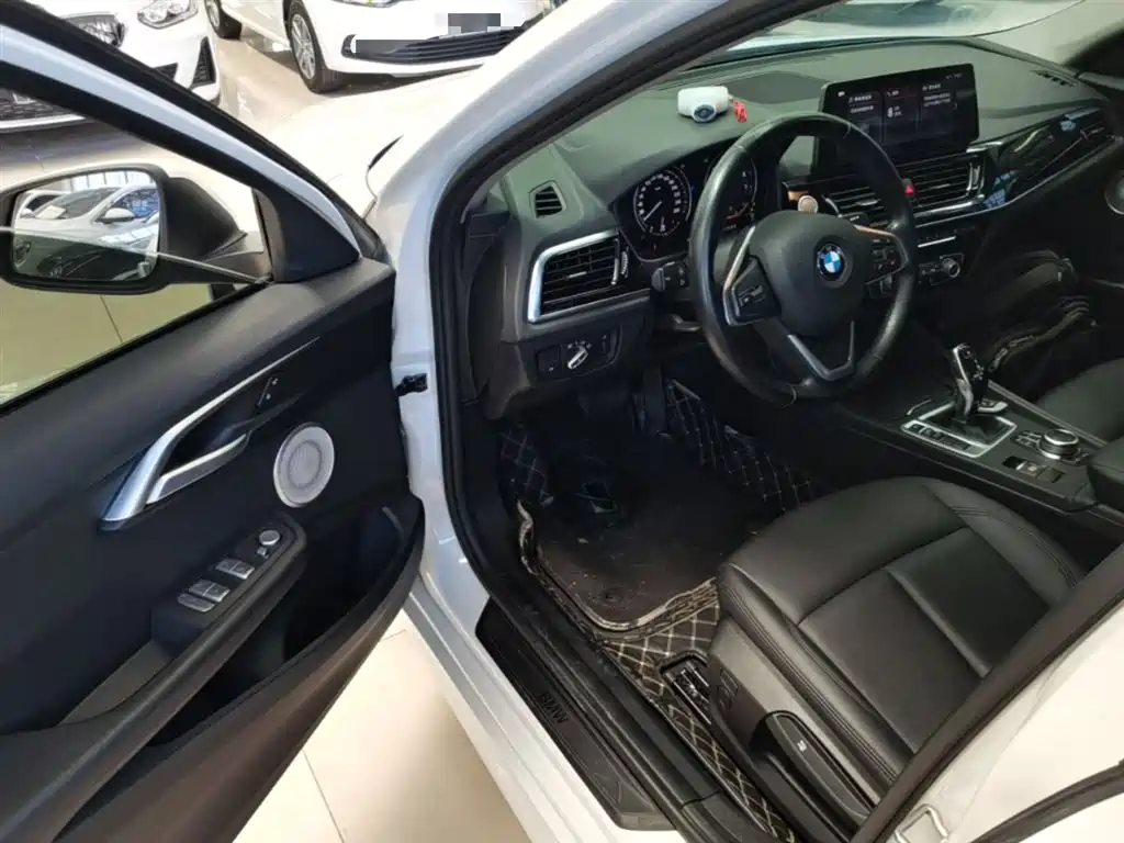 BMW 1 Series 2023 — фото 16