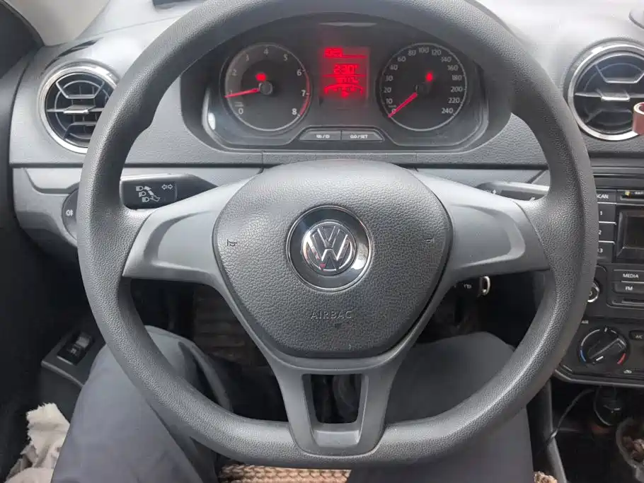 Volkswagen Jetta 2018 — фото 15