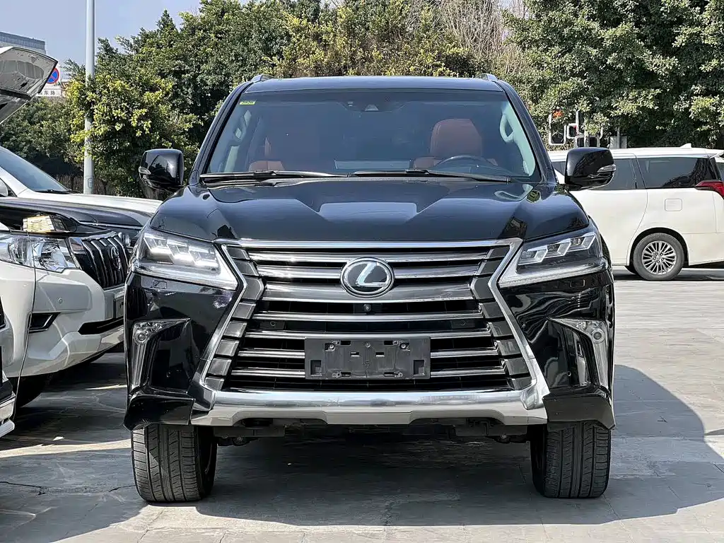 Lexus LX 2016 — фото 1