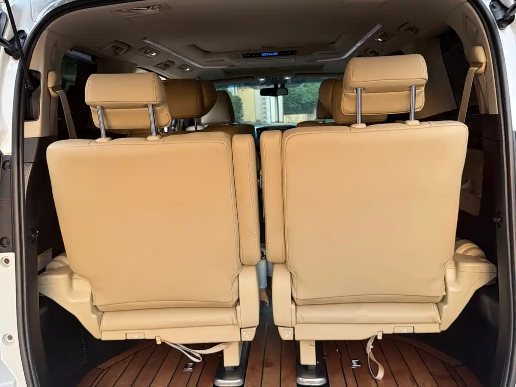 Toyota Alphard 2017 — фото 14