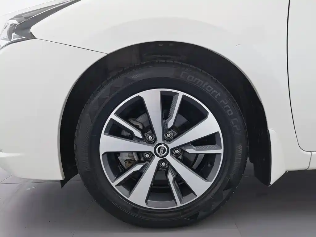 Nissan Bluebird 2018 — фото 17