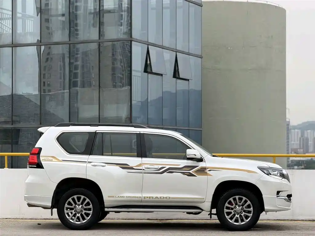 Toyota Prado 2019 — фото 9