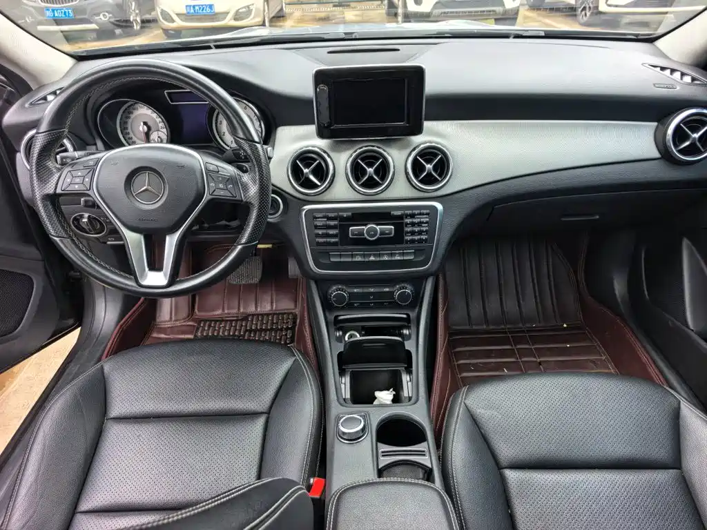 Mercedes-Benz GLA 2015 — фото 10