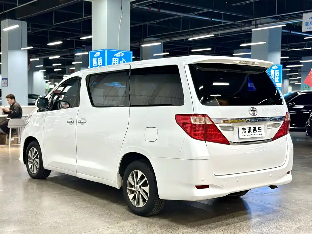 Toyota Alphard 2014 — фото 13
