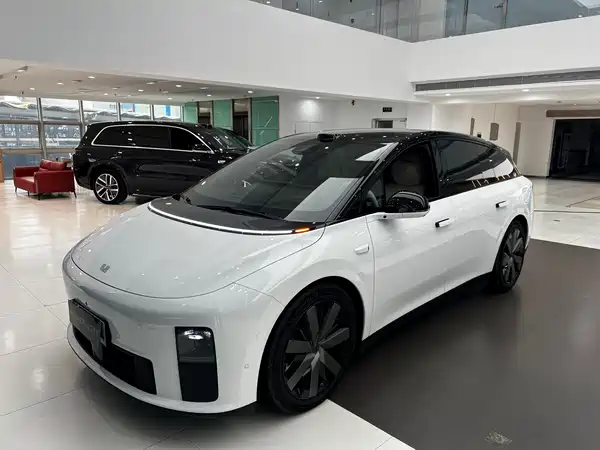 Li Auto i6 2025