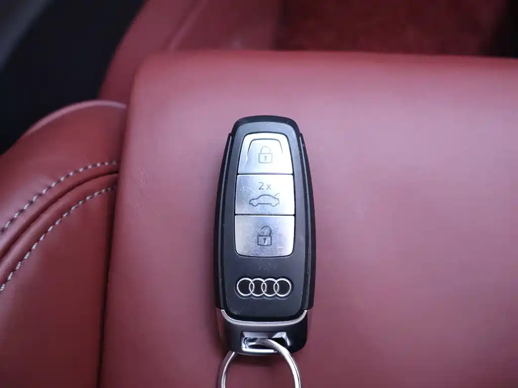 Audi A7L 2024 — фото 24