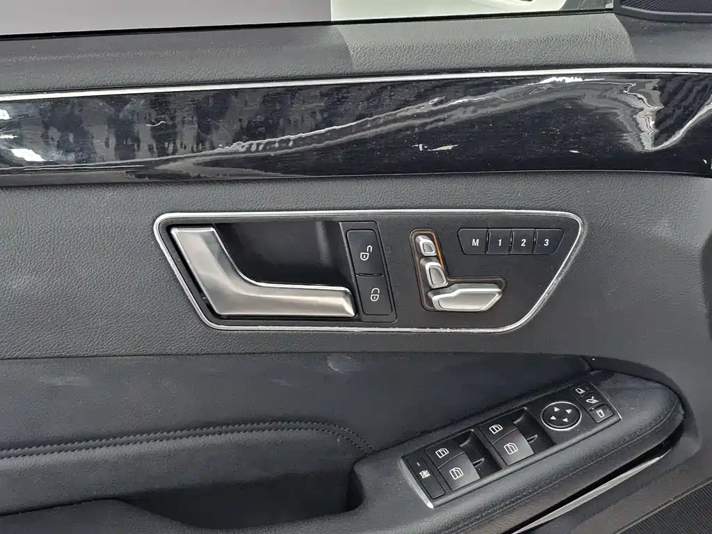 Mercedes-Benz E-Class 2016 — фото 6