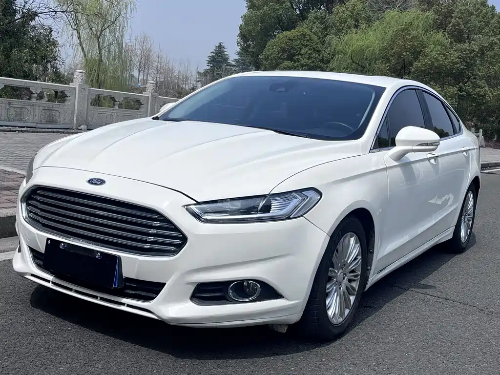 Ford Mondeo 2014 — фото 1