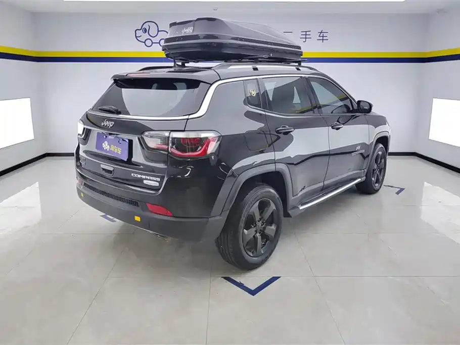 Jeep Compass 2019 — фото 3