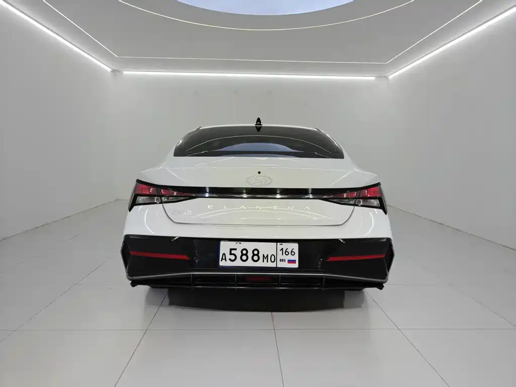 Hyundai Elantra 2024