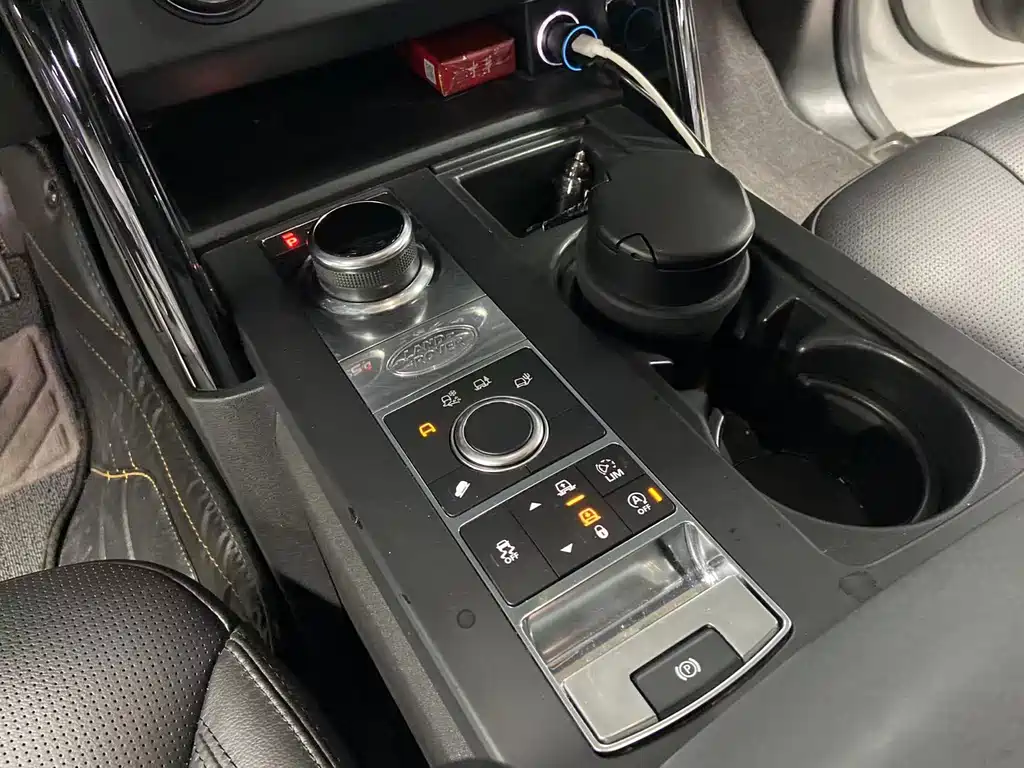 Land Rover Discovery 2018 — фото 10