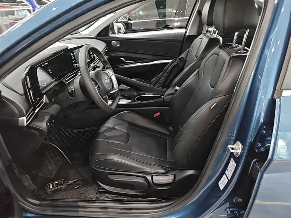 Hyundai Elantra 2021 — фото 15
