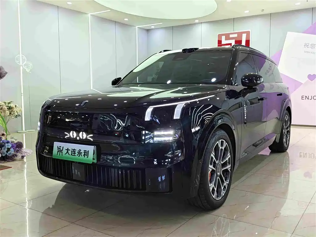 Lynk & Co 900 2025