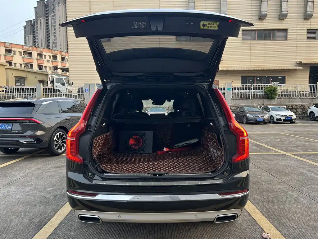 Volvo XC90 2021 — фото 10