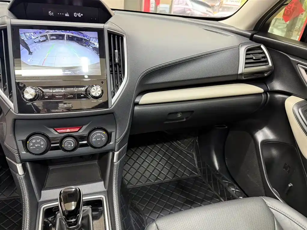 Subaru Forester 2023 — фото 12