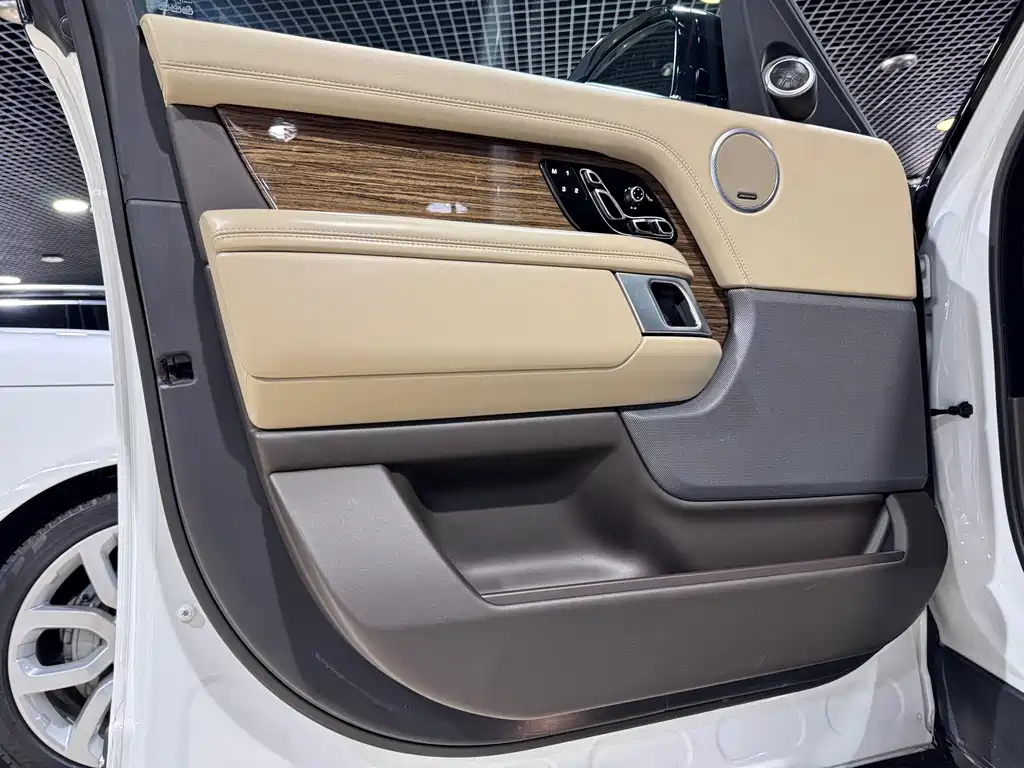 Land Rover Range Rover 2019 — фото 13
