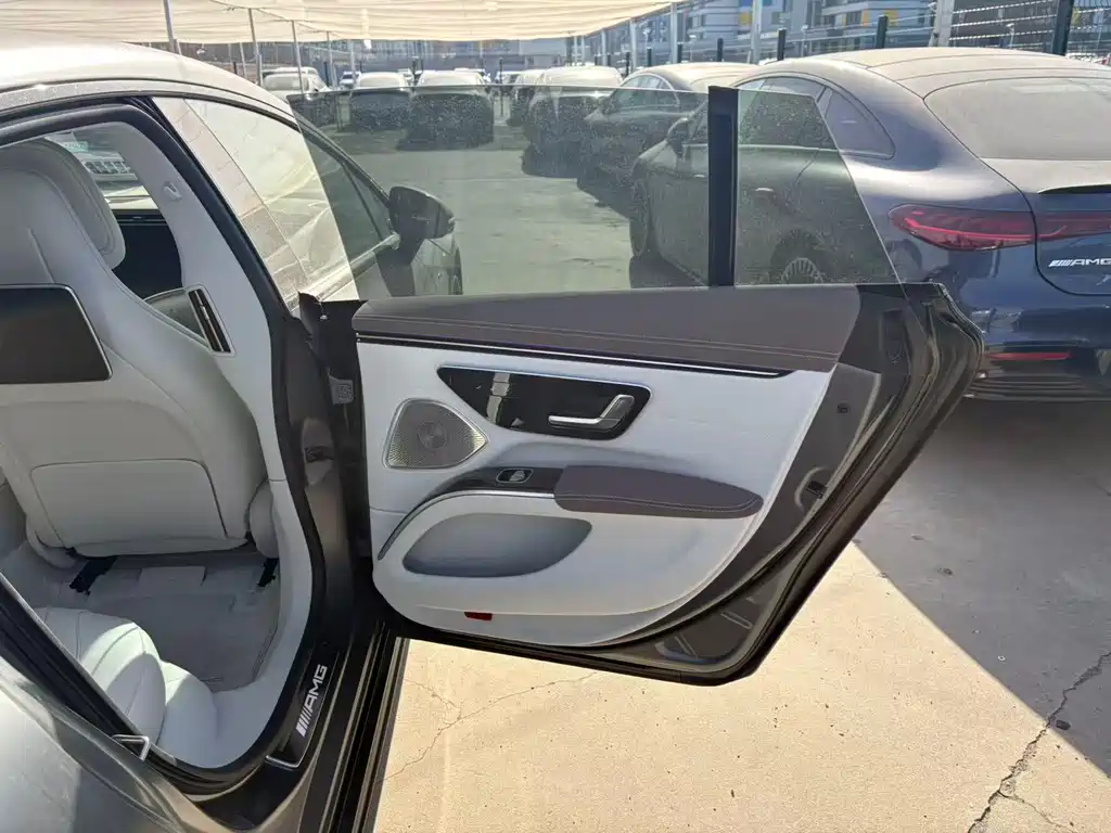 Mercedes-Benz EQS AMG 2025 — фото 12
