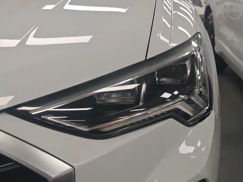 Audi Q3 2020 — фото 14