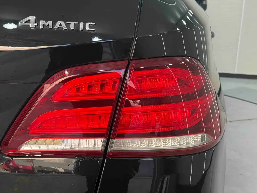 Mercedes-Benz GLE 2017 — фото 24