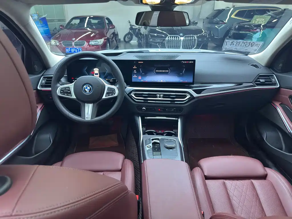 BMW i3 2023 — фото 16