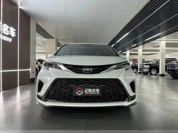 Toyota Granvia 2023