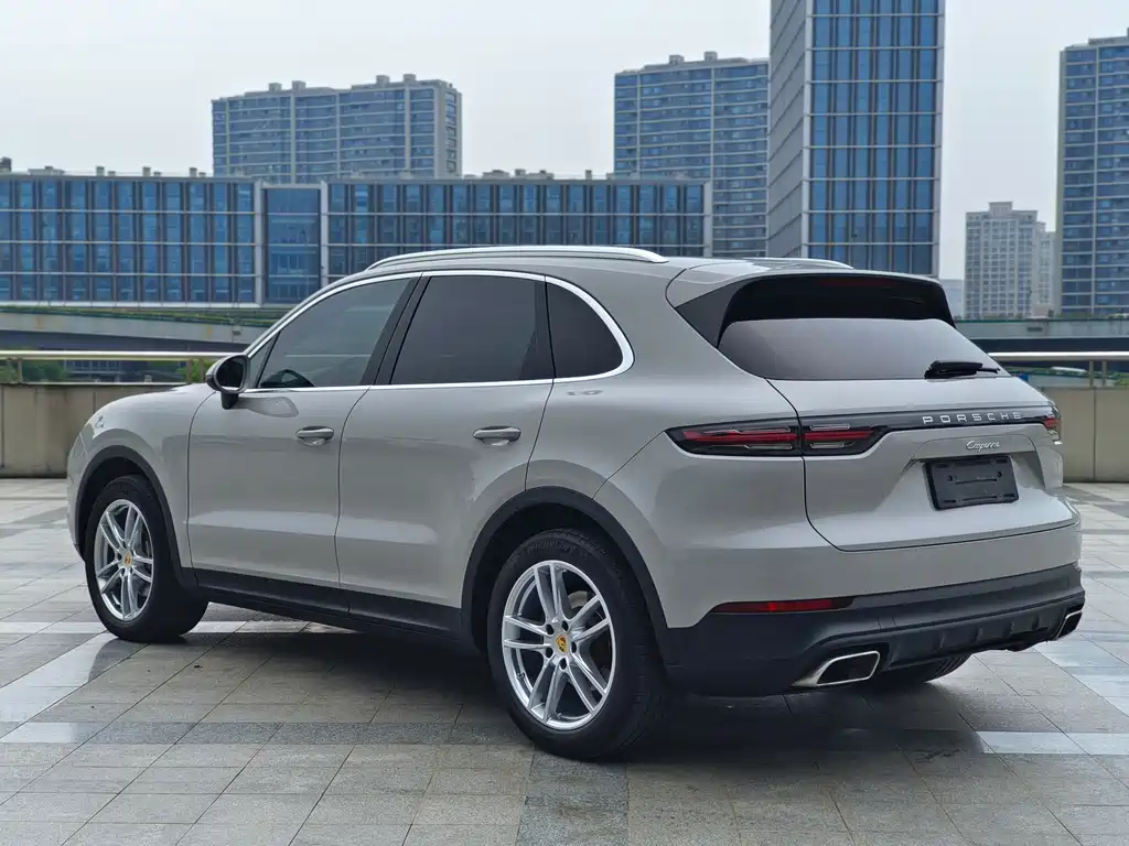 Porsche Cayenne 2018 — фото 15