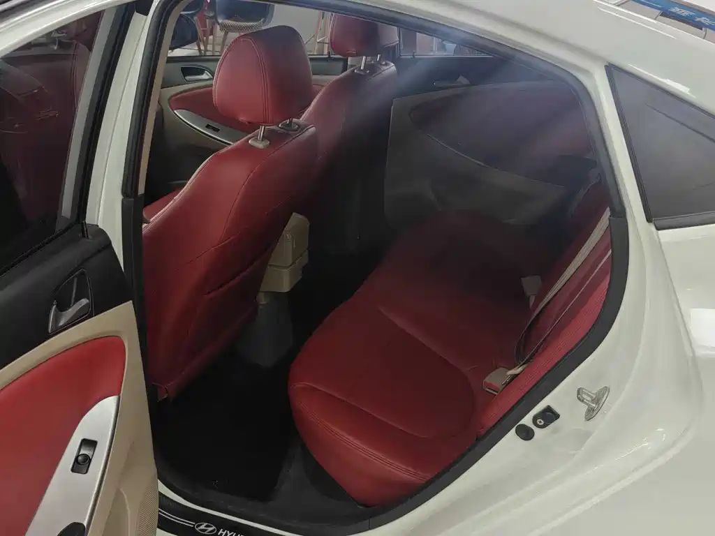 Hyundai Verna 2016 — фото 16