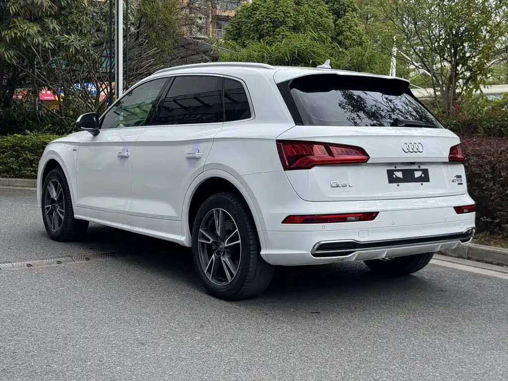 Audi Q5L 2018 — фото 5