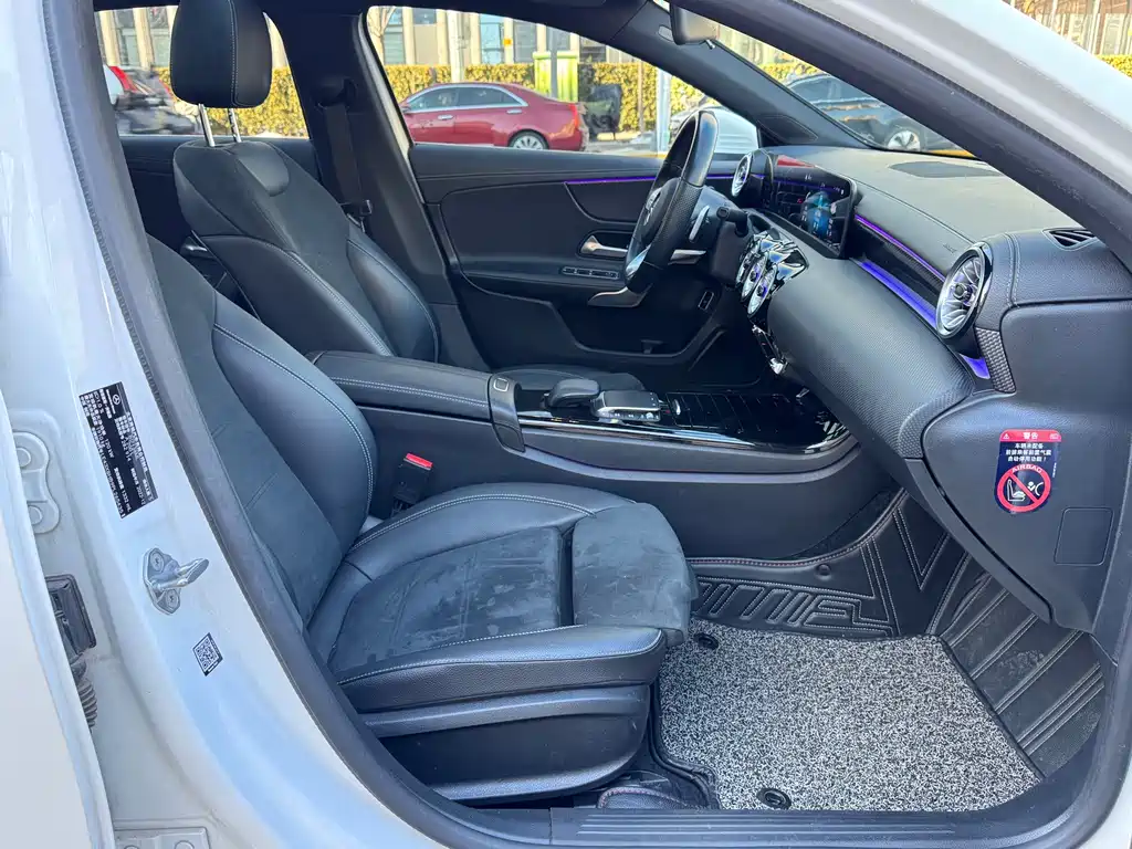 Mercedes-Benz A-Class 2023 — фото 18