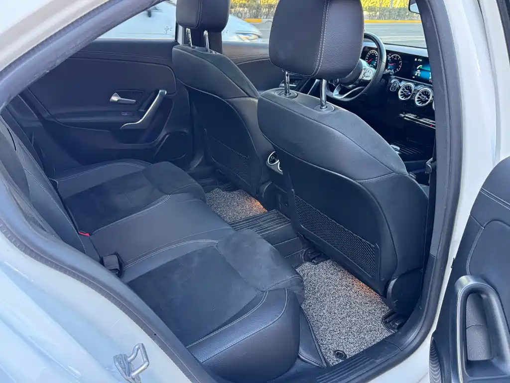 Mercedes-Benz A-Class 2023 — фото 23