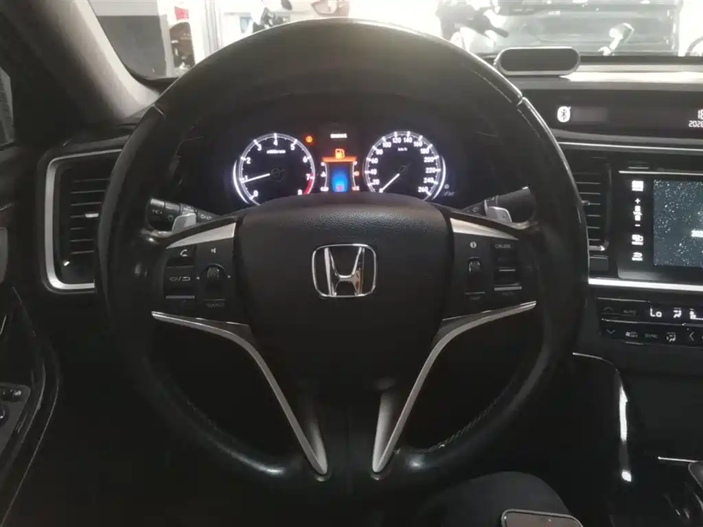 Honda Spirior 2015 — фото 11