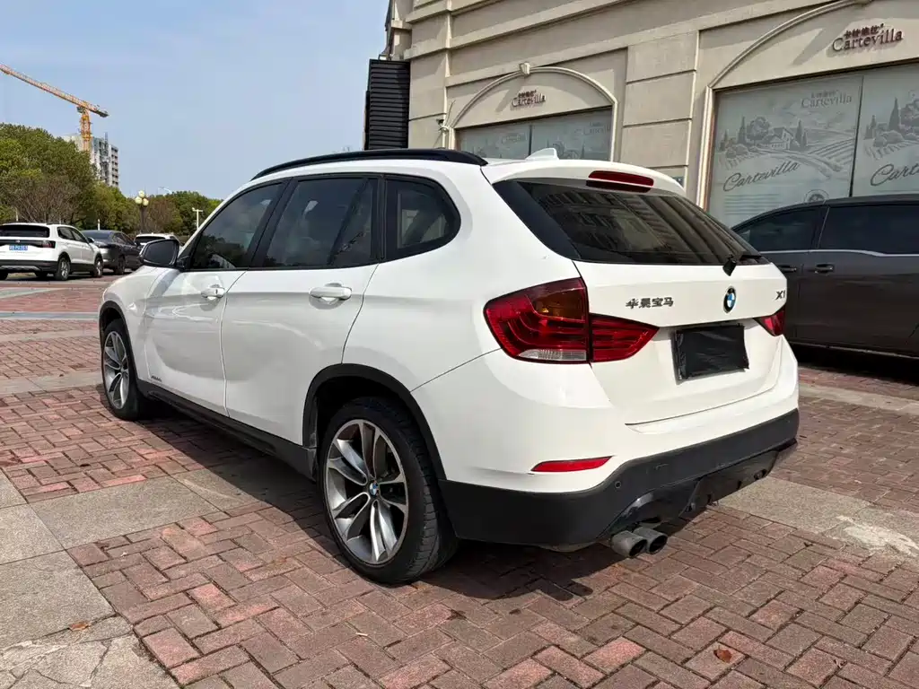 BMW X1 2015 — фото 15